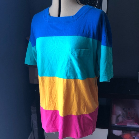Westbound Tops - Vintage rainbow T-shirt 🌈